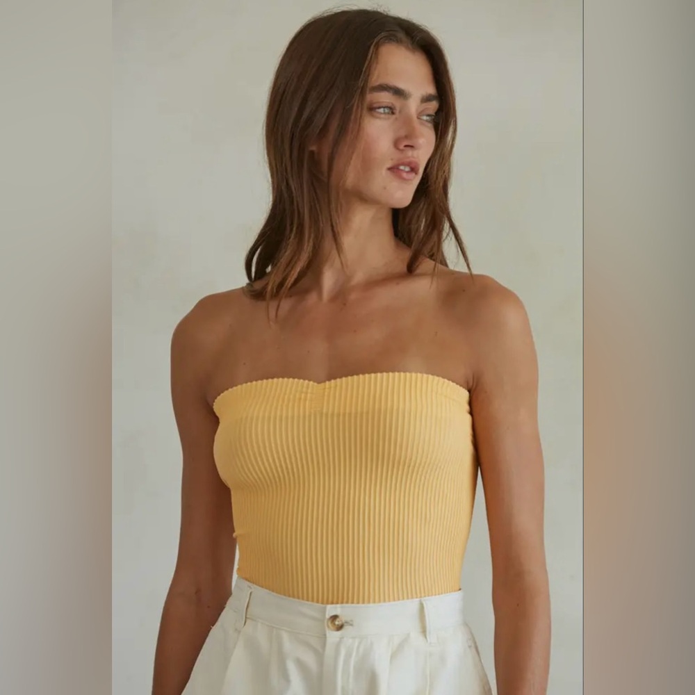 🆕🤍BUFF ORANGE TUBE TOP